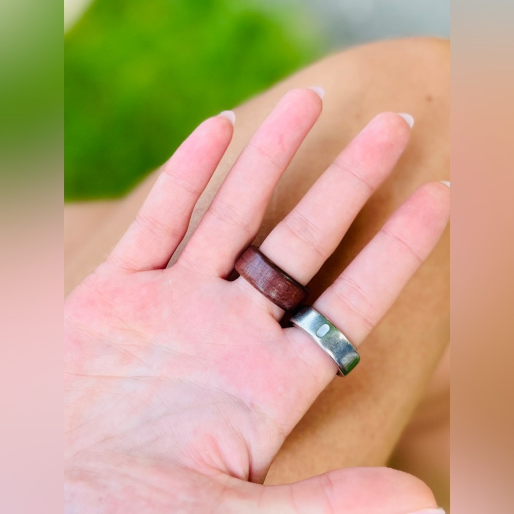 HANDMADE WOOD RING | SIZES 8+8.5| BEAR PAW IMPRINTED | ACACIA WOOD | NEW IN BOX! - Picture 5 of 12